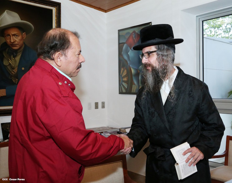 Presidente Daniel se re&uacute;ne con rabino Yechiel Zayde